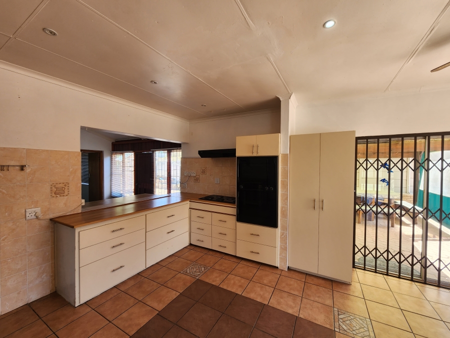 4 Bedroom Property for Sale in Dana Bay Western Cape